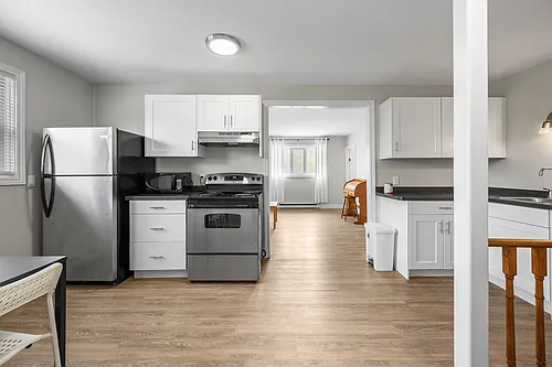 432 Barrie St Photo 1