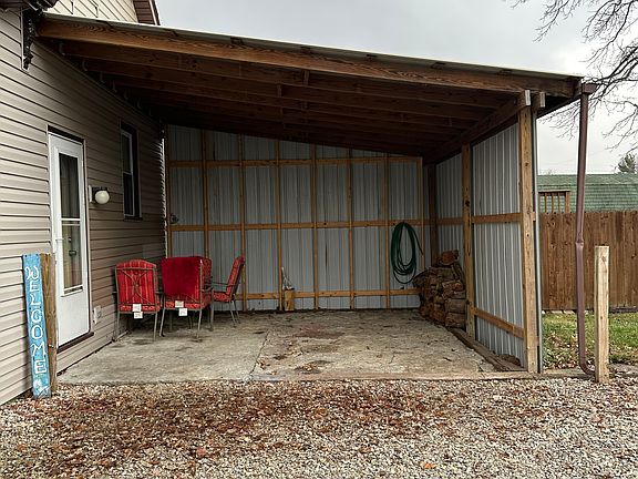 5th image of 520 W Bennett St