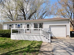 1302 N Cedar Crest Dr, Independence, MO 64056