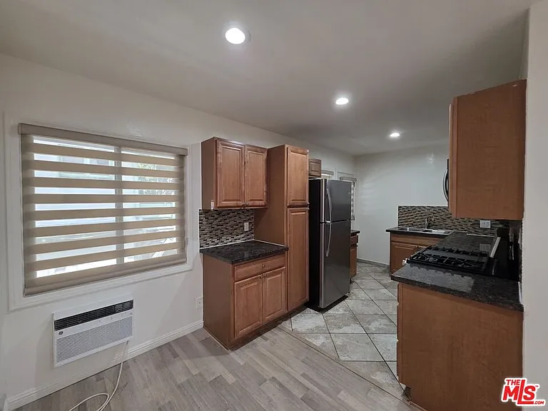 1224 N Fairfax Ave #7 — Photo 12