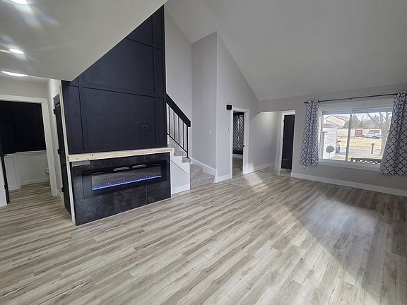 4th image of 401 Pebble Beach Cir #401