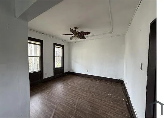 5015 Hamm Ave — Photo 2