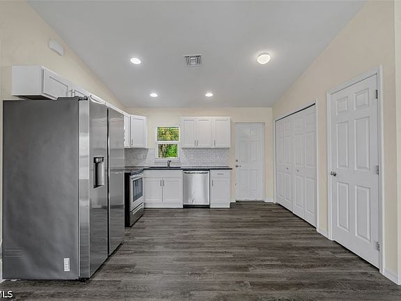 4th image of 3113 Pebble Ln