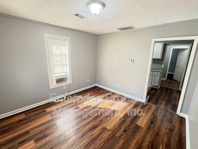 677 Buntyn St — Photo 3