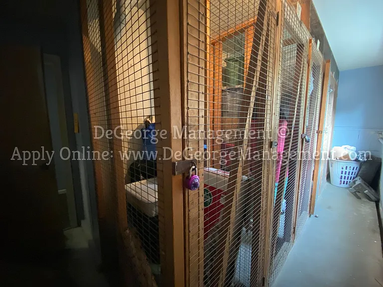 Woodside Court Apartments — Photo 35