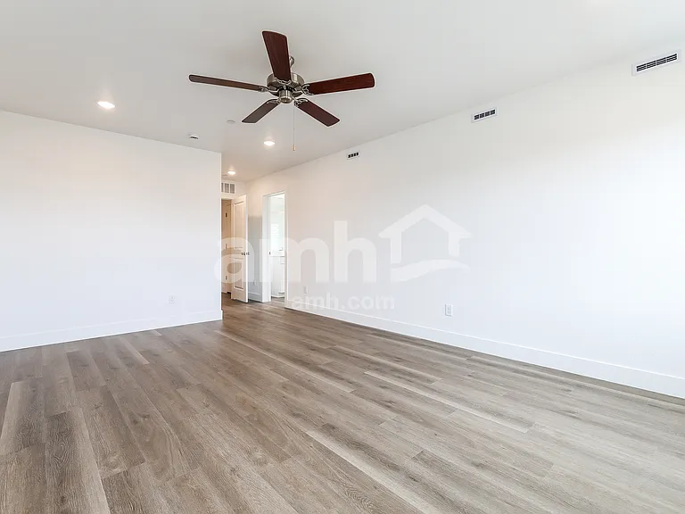10159 Peoria Pkwy — Photo 8