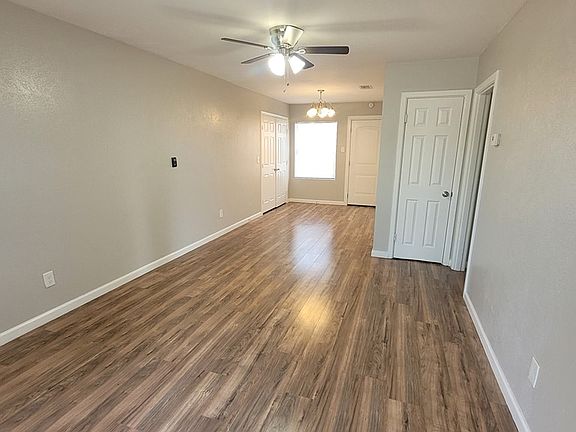 3rd image of 1209 E Cowden Ave