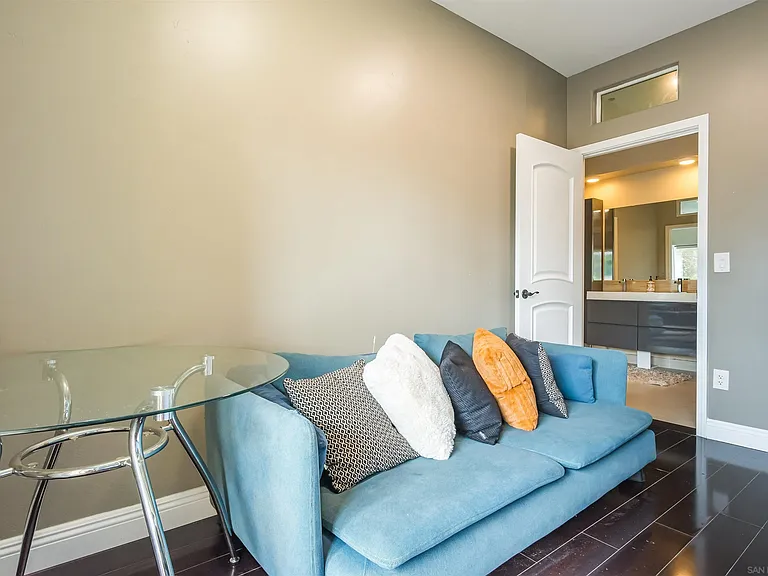 4741 Point Loma Ave #201 — Photo 23