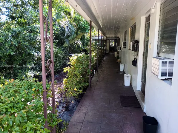 1017 NE 14th Ave, Fort Lauderdale, FL 33304