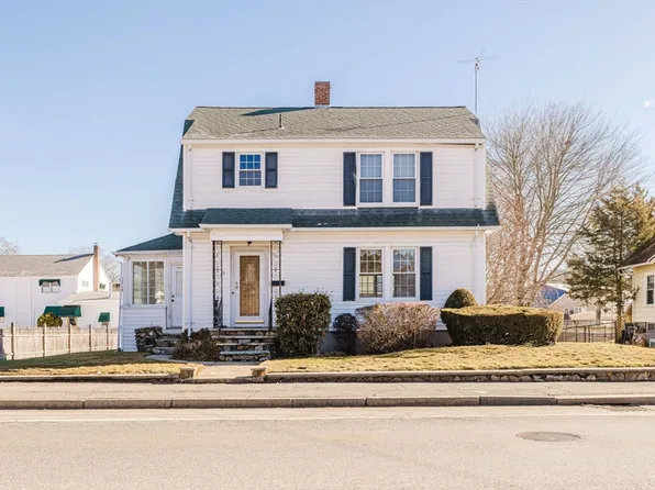 31 S Main St, Bellingham, MA 02019