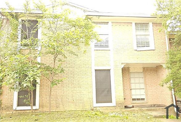 1st image of 2209 Sheraton Dr