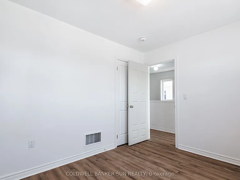 59 Todd Cres — Photo 19