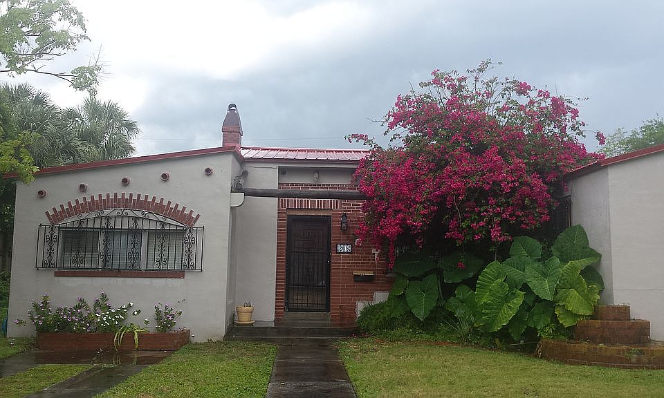 1st image of 208 Alcazar St