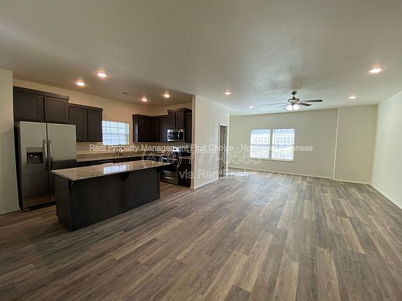 3rd image of 916 S Amarillo Ave #1