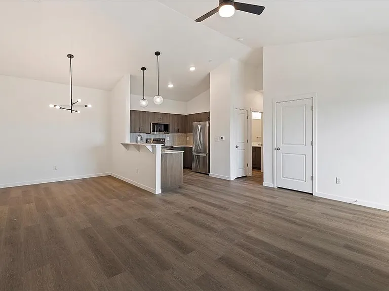 Hawk's Landing Apartments — Photo 97