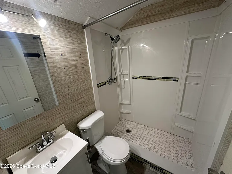240 Stone St #6 — Photo 7