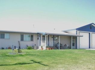 216 1st Ave E, Deaver, WY 82421
