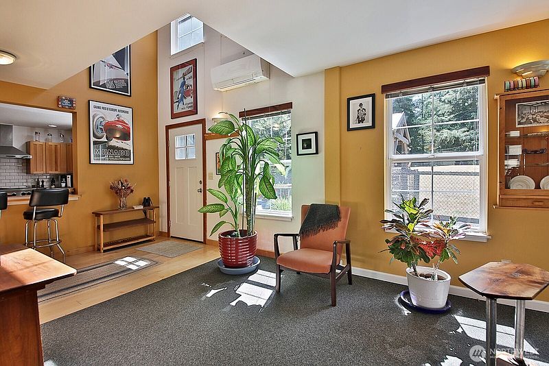 3rd image of 6532 Wahl Road