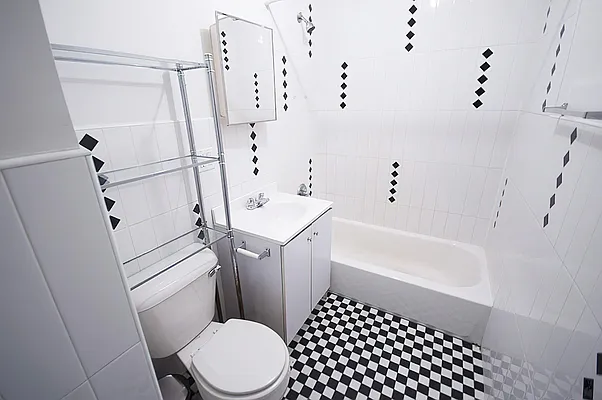 Rented by Level Group | media 17