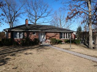 30 Fairway Dr, Chicopee, MA 01020
