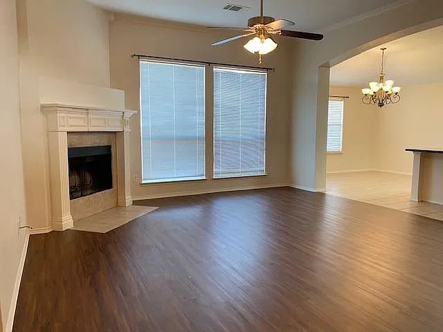 3 bed, 1600 sqft, $2,200 — Photo 2