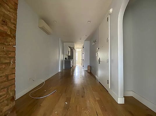 3rd image of 76 Wilson Ave Floor 2