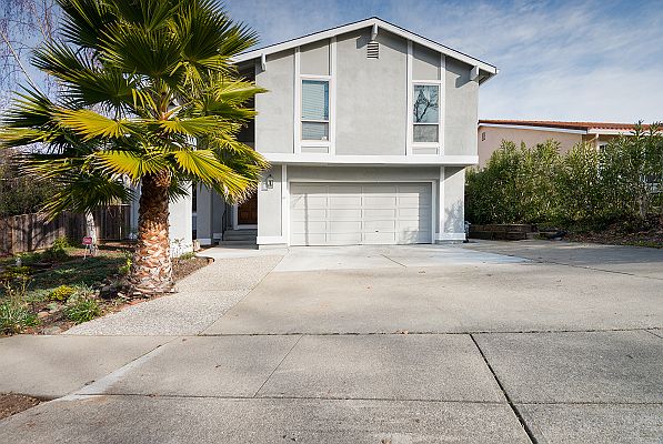 1st image of 613 Hidden Lakes Dr