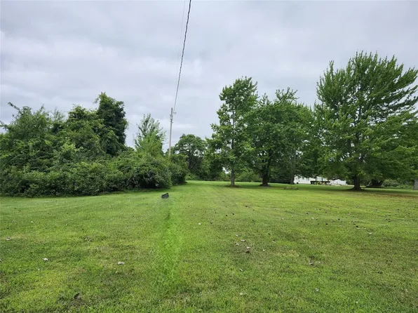 8144 Avonia Rd, Fairview, PA 16415