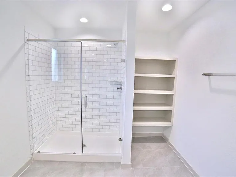 3810 Lila Lake Ln — Photo 16