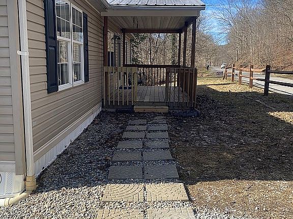 5th image of 945 Pine Grove Rd