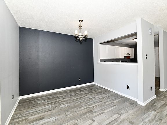 5th image of 2844 Redland Ln