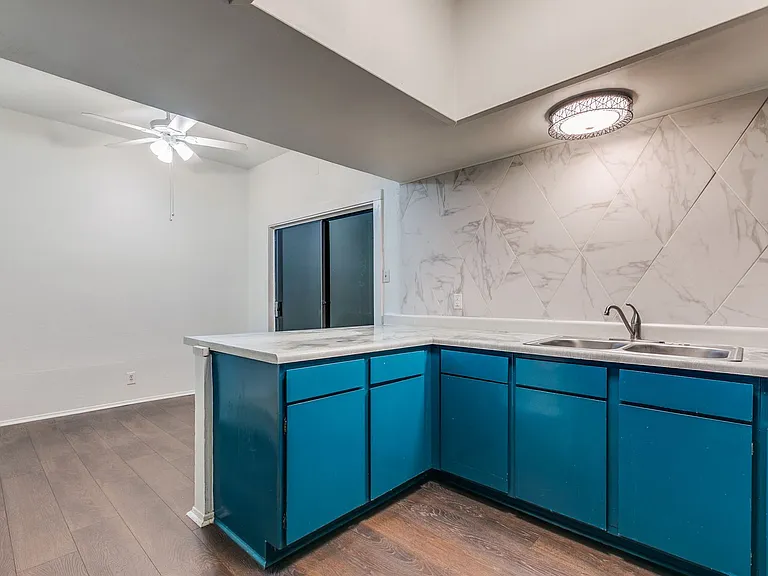8123 Scottshill — Photo 9