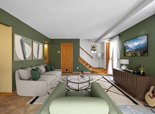 1257 Wagon Wheel Rd, Hopkins, MN 55343