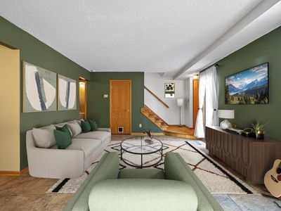 1257 Wagon Wheel Rd, Hopkins, MN, 55343