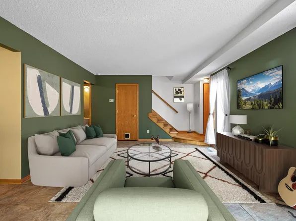 1257 Wagon Wheel Rd, Hopkins, MN 55343