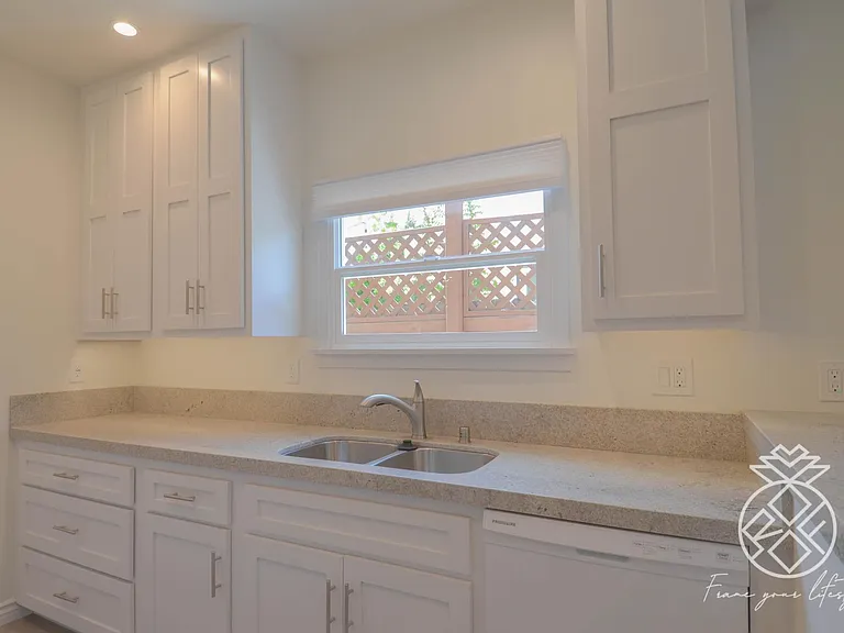 1848 S Redondo Blvd #1848 — Photo 13