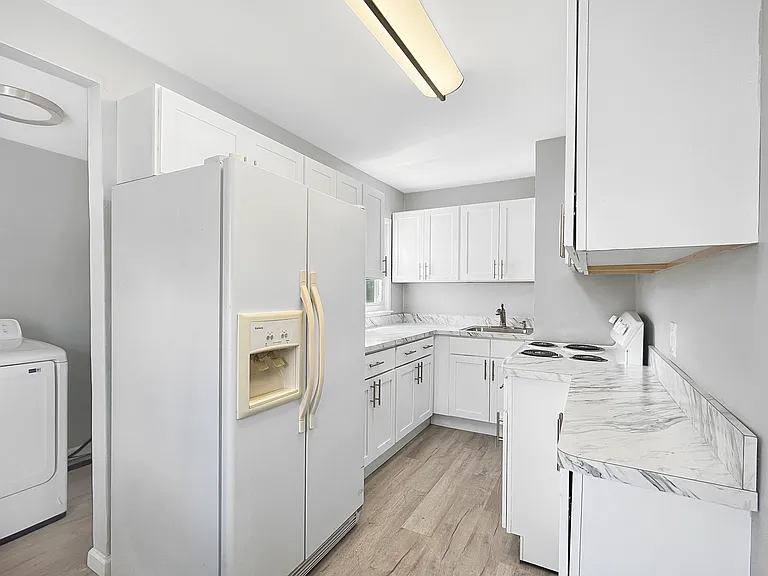 213 Scammell Dr — Photo 12