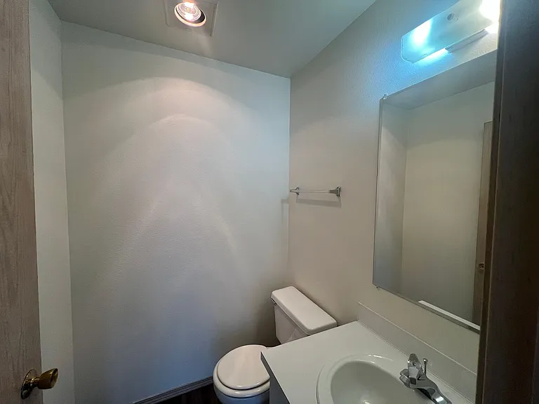 1501 H St #201 — Photo 9