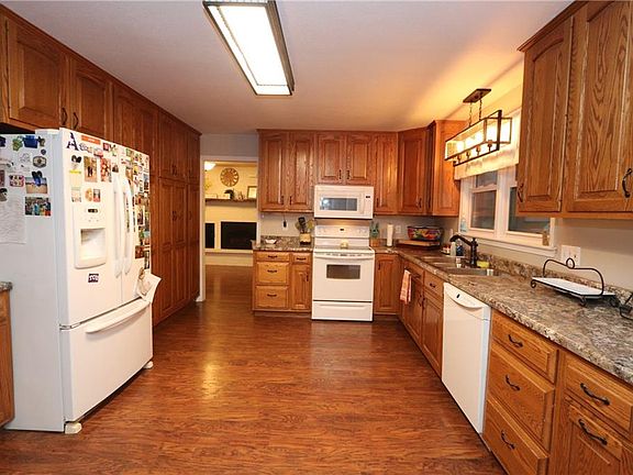 2nd image of 1401 Annis Ave