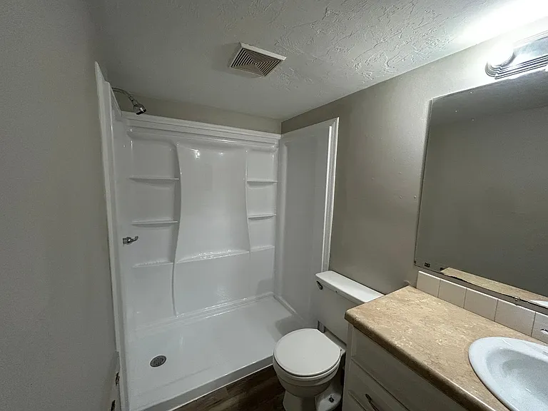 1035 SW 9th St #J2 — Photo 8