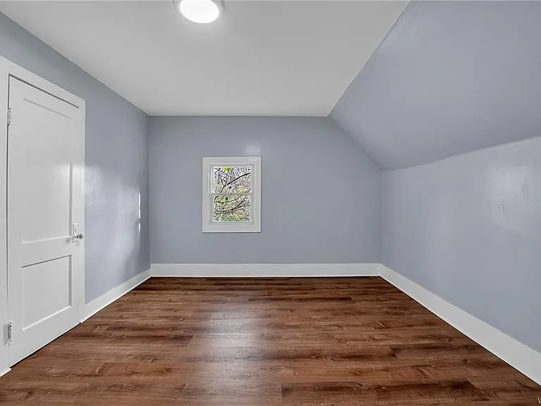 147 Gorton St — Photo 28