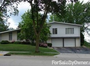 500 & 502 Vine St, West Bend, WI 53095