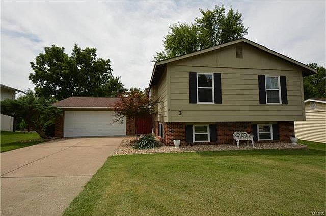 2nd image of 3 Blackwood Ln
