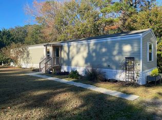 375 Amanda Ln, Hampstead, NC 28443