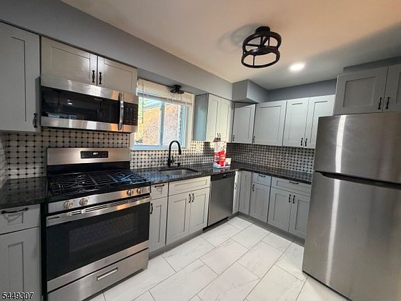 3rd image of 180 - 90 Littleton Rd #90
