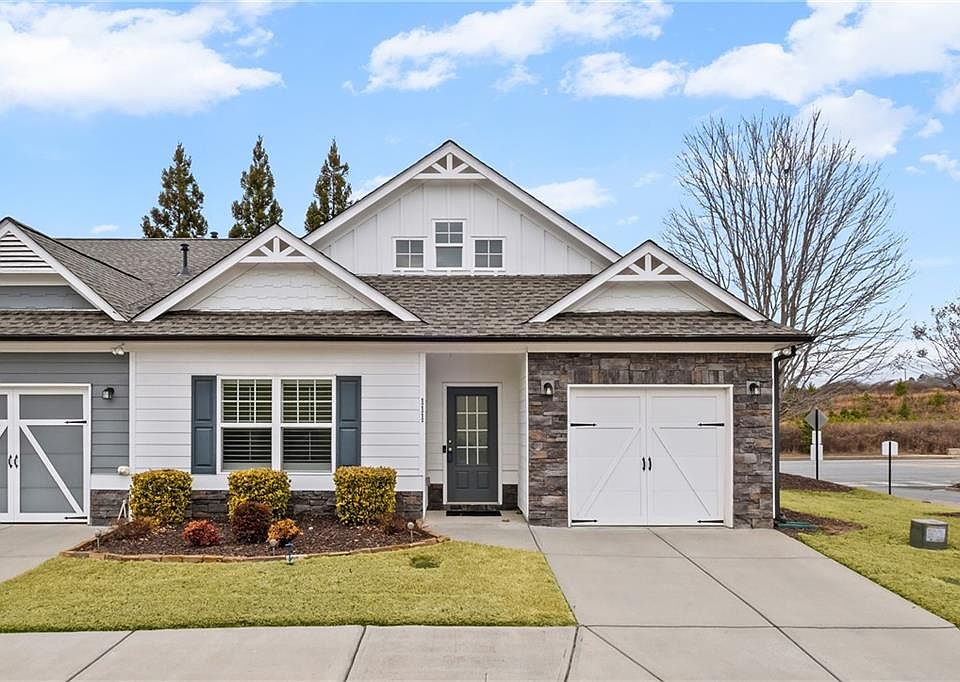 1st image of 111 Point View Dr