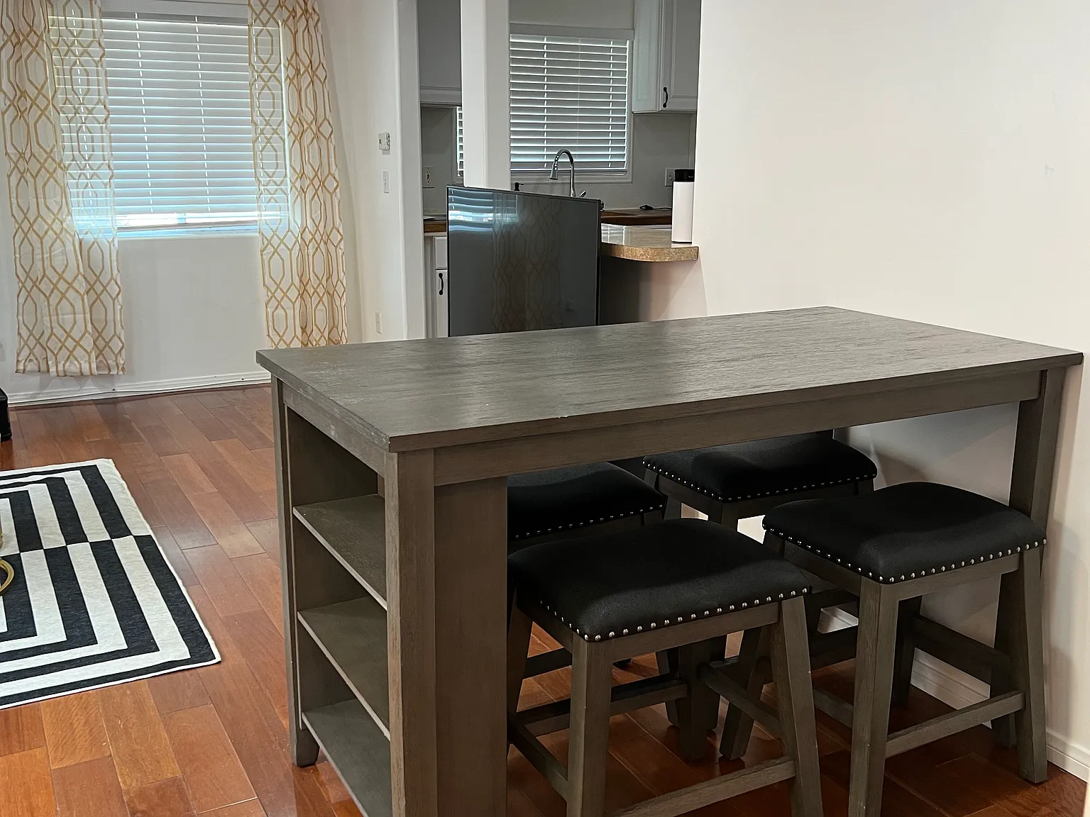 2 bed, 706 sqft, $2,500 — Photo 4