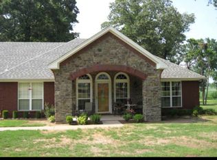 2906 Westlake Dr, Lavaca, AR 72941