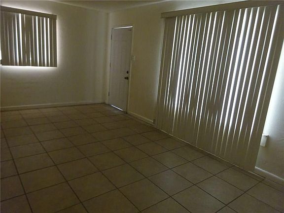 4th image of 1113 Hunter Dr