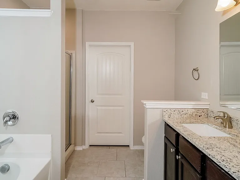 9719 Belmore Cv — Photo 9